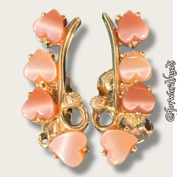 1950's Moonglow Lucite Thermoset Gold Tone Clip-On Earrings - Picture 7 of 8